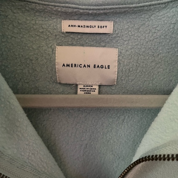 American Eagle | Blue Cropped Quarter Zip w String to Loosen/Tighten Bottom - Picture 4 of 5